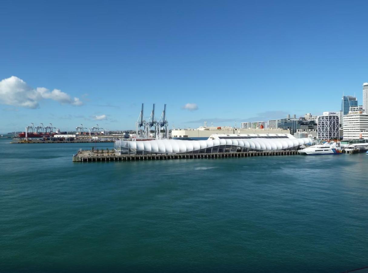 Waterfront Seaview Hotel Apartment - Same Building Block As Auckland Hilton Buitenkant foto