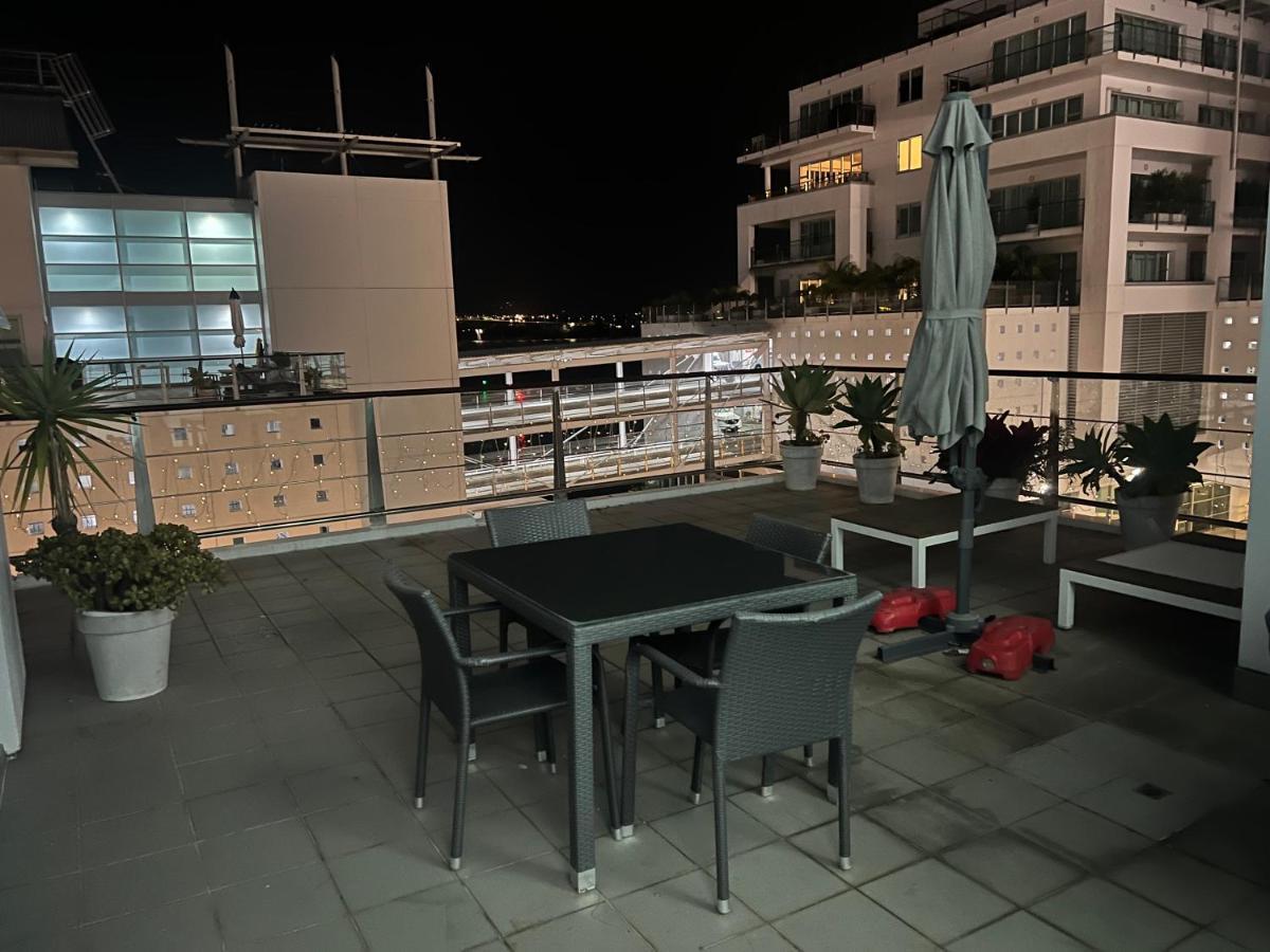 Waterfront Seaview Hotel Apartment - Same Building Block As Auckland Hilton Buitenkant foto