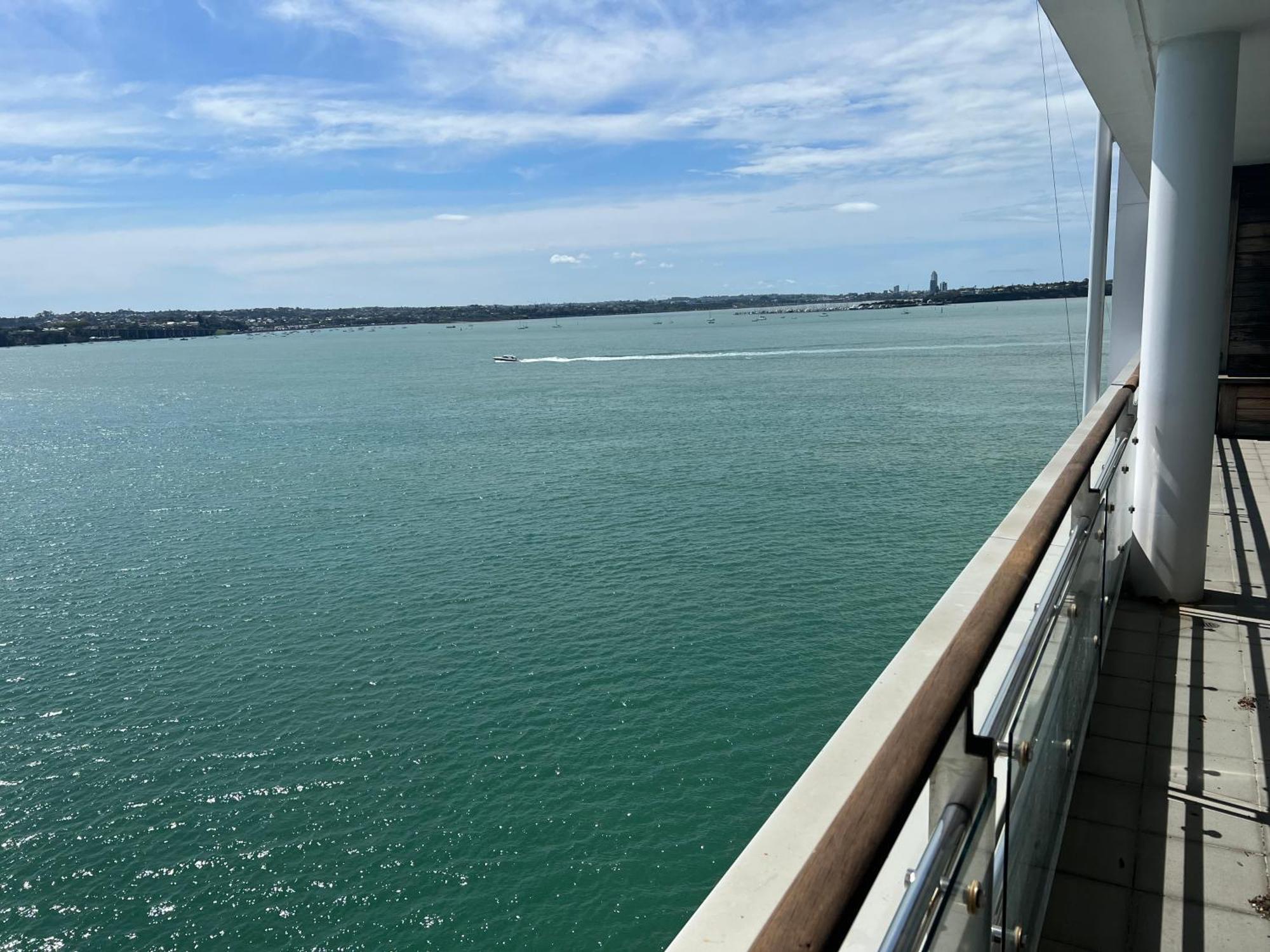 Waterfront Seaview Hotel Apartment - Same Building Block As Auckland Hilton Buitenkant foto