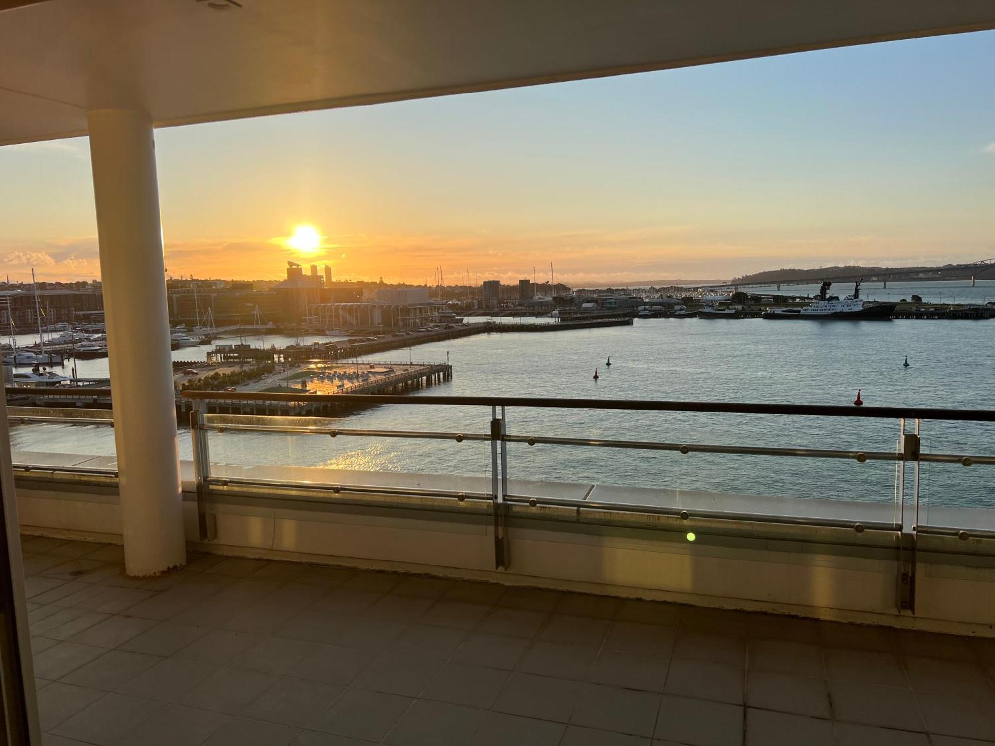Waterfront Seaview Hotel Apartment - Same Building Block As Auckland Hilton Buitenkant foto
