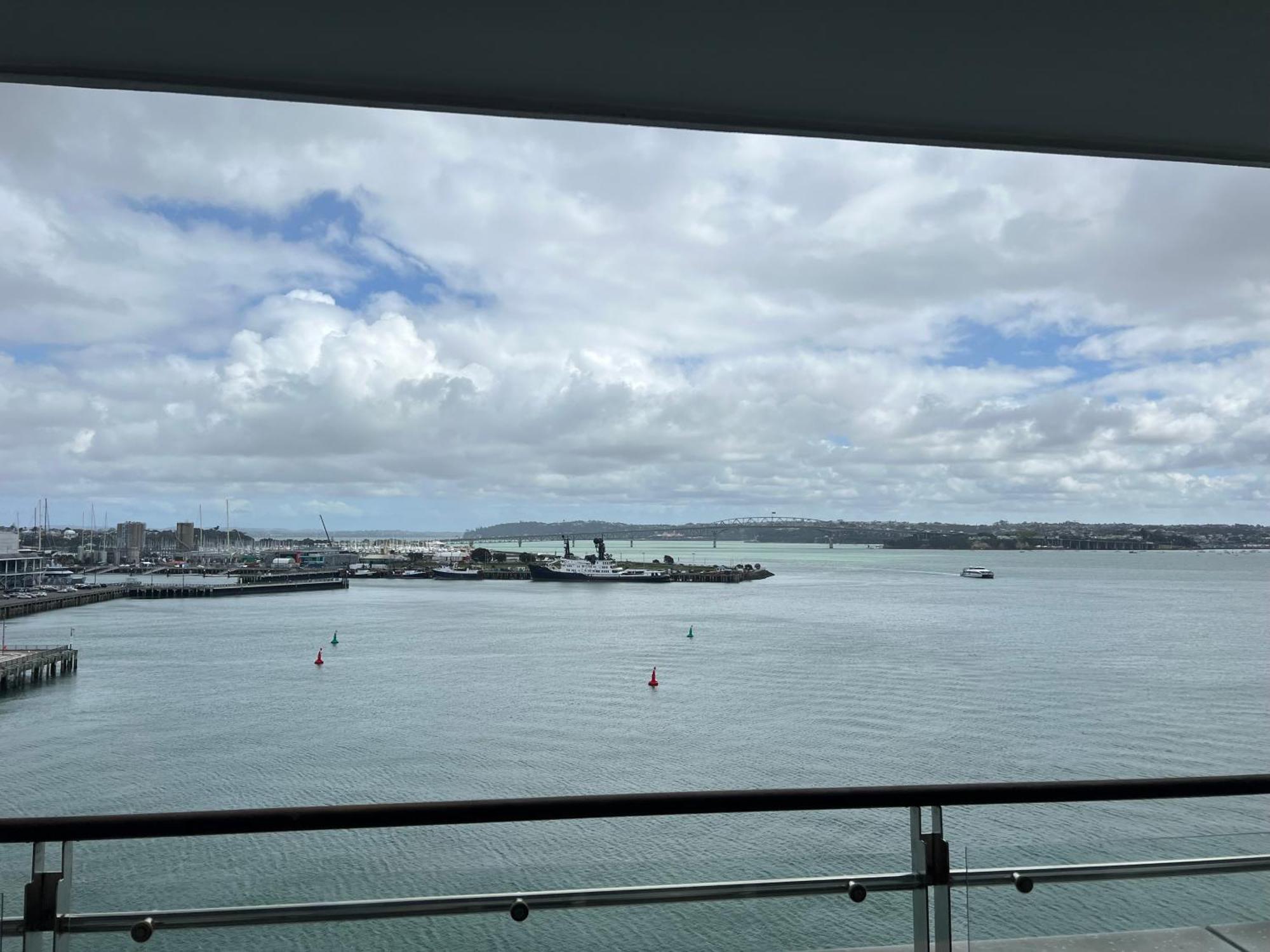 Waterfront Seaview Hotel Apartment - Same Building Block As Auckland Hilton Buitenkant foto